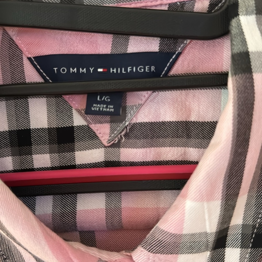 Tommy Hilfiger Women’s Button Down Shirt - Picture 4 of 4